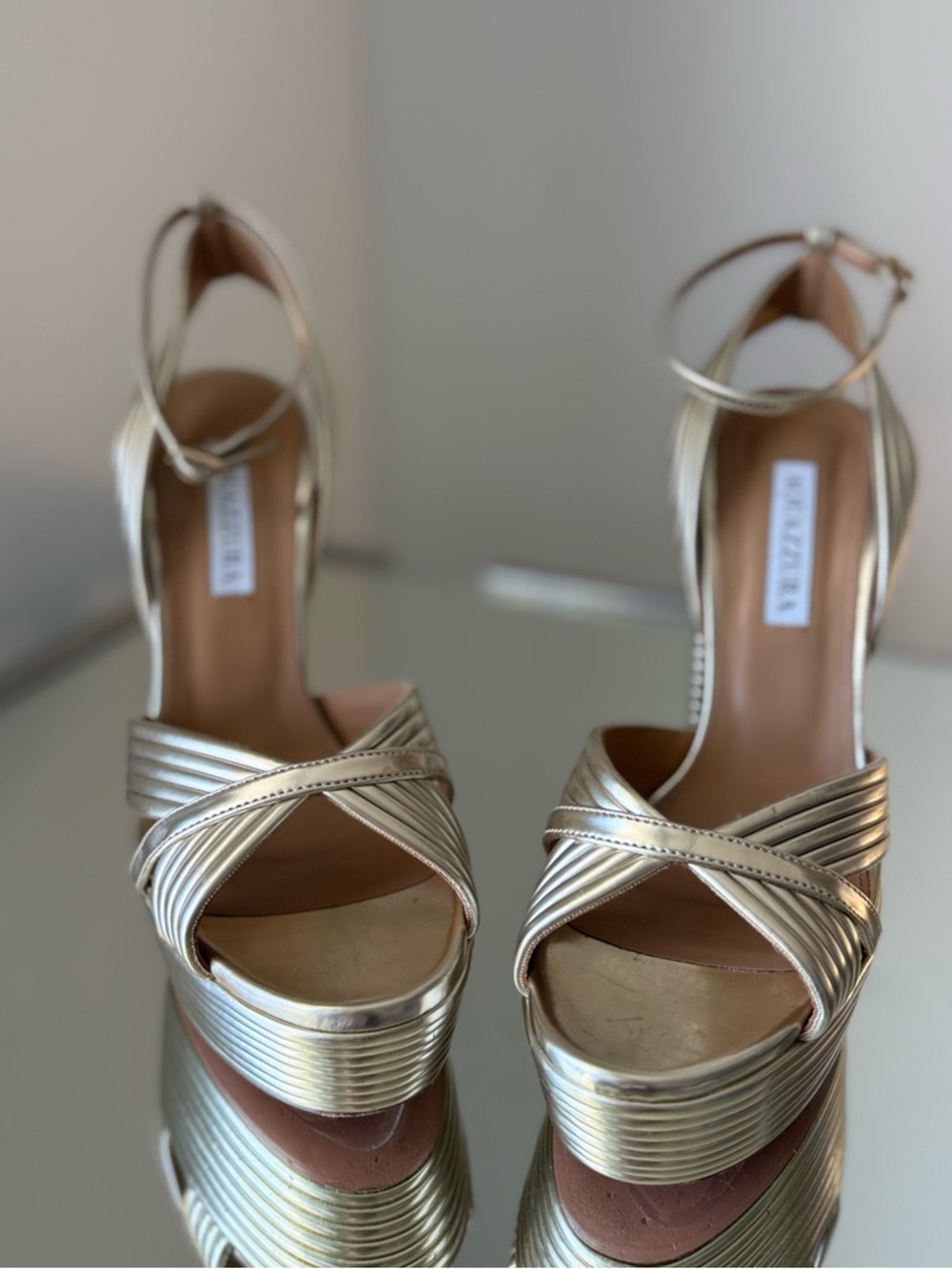 AQUAZZURA Sundance 140 metallic leather platform sandals
$1,085 38.5 - Picture 5 of 16